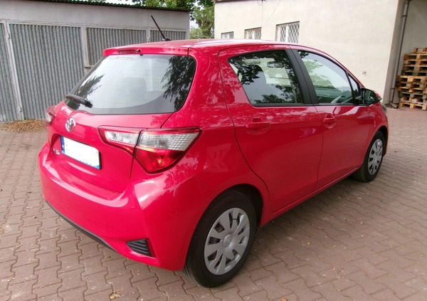 Toyota Yaris cena 35000 przebieg: 195000, rok produkcji 2017 z Baranów Sandomierski małe 22